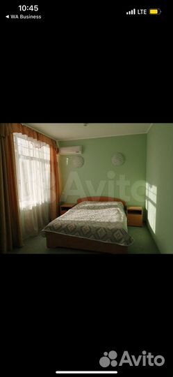 Кровать двуспальная деревянная с матрацем 160х200