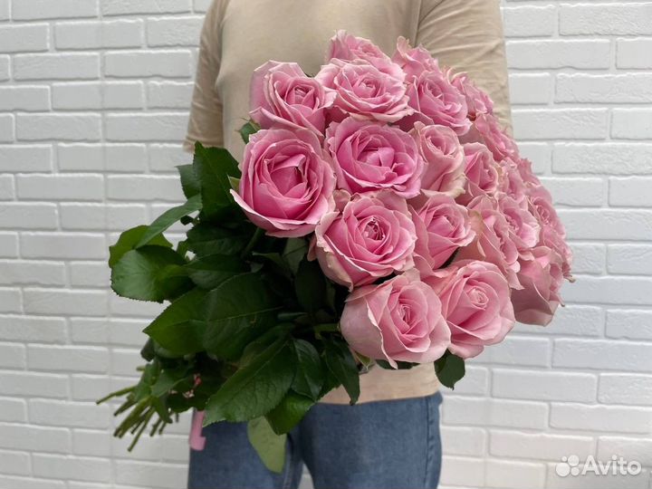 Букет из 21 нежно-розовой розы. Розы 70 см