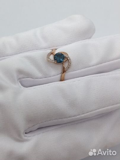 Золотое кольцо с камнем 16,5р