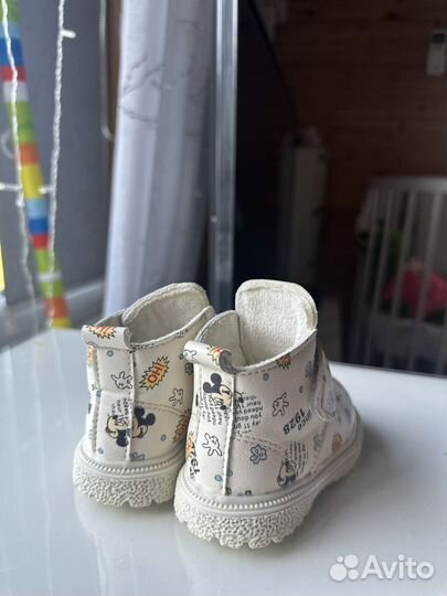 Ботинки для девочки 19