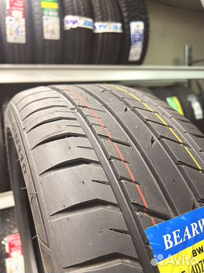 Bearway BW118 255/40 R20 119U