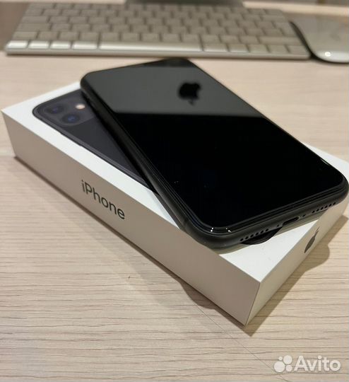 iPhone 11, 64 ГБ