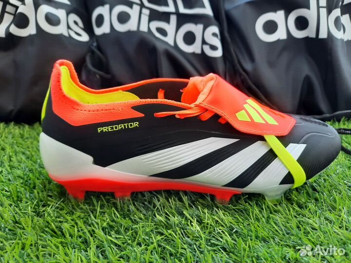 Футбольные бутсы Adidas Predator