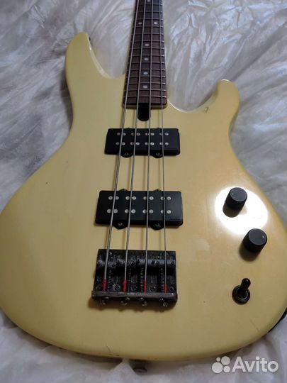 Бас гитара yamaha rbx 550d japan