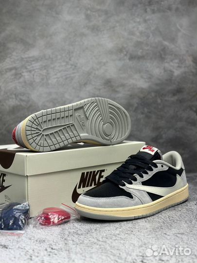 Travis Scott x Nike Dunk Air Jordan 1 Low