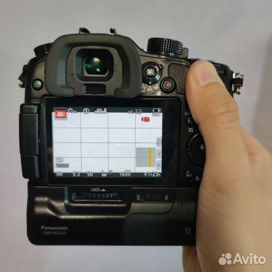 Panasonic GH4 + батарейный блок