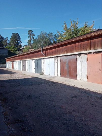 Гараж, > 30 м²
