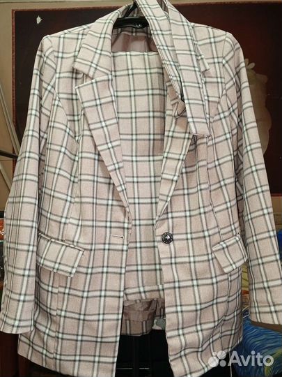 Брючный костюм