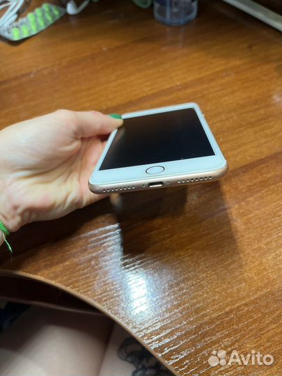 iPhone 8 Plus, 64 ГБ