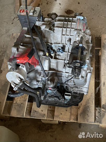 Коробка пердач Toyota Isis