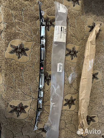 Молдинг крышки багажника lexus es