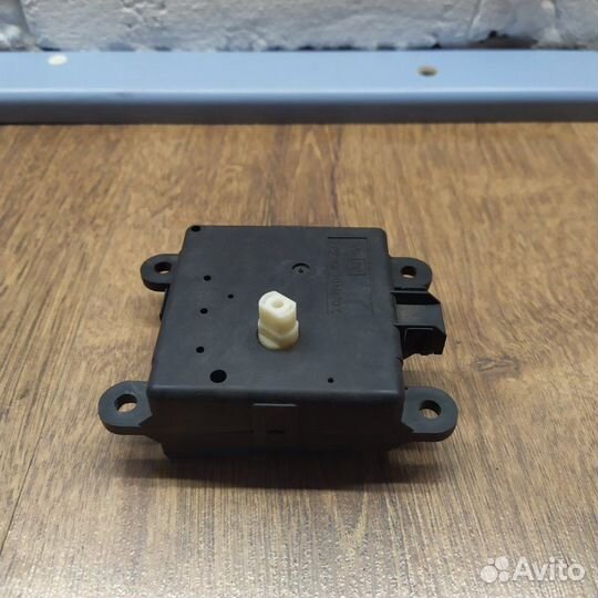 Сервопривод заслонок печки Nissan Teana J32 седан