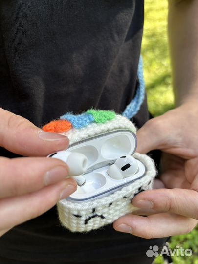 Вязаный чехол на AirPods 