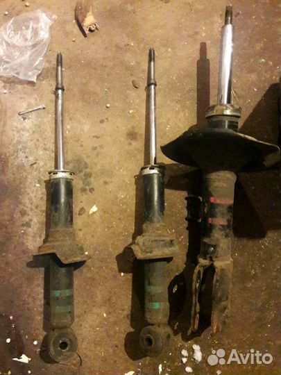 Продам стойки б/у Мицубиси лансер 10