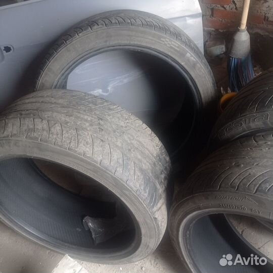 Kumho 792 245/40 R20