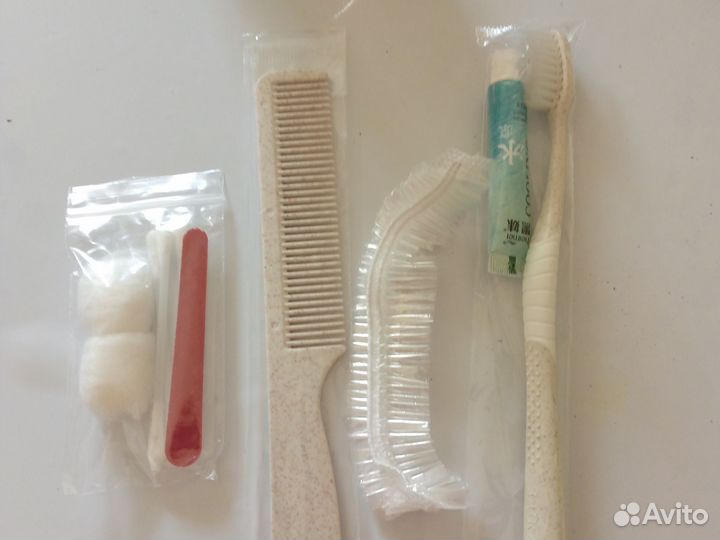 Дорожный набор, зубная паста,щётка, расческа