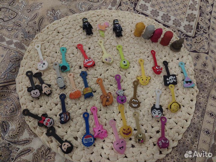 Каваи, завры, скрепыши, игрушки из киндера