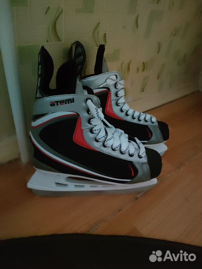 Коньки хоккейные 43 размер
