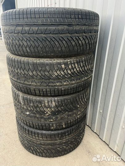Michelin Pilot Alpin 245/40 R19 и 275/35 R19