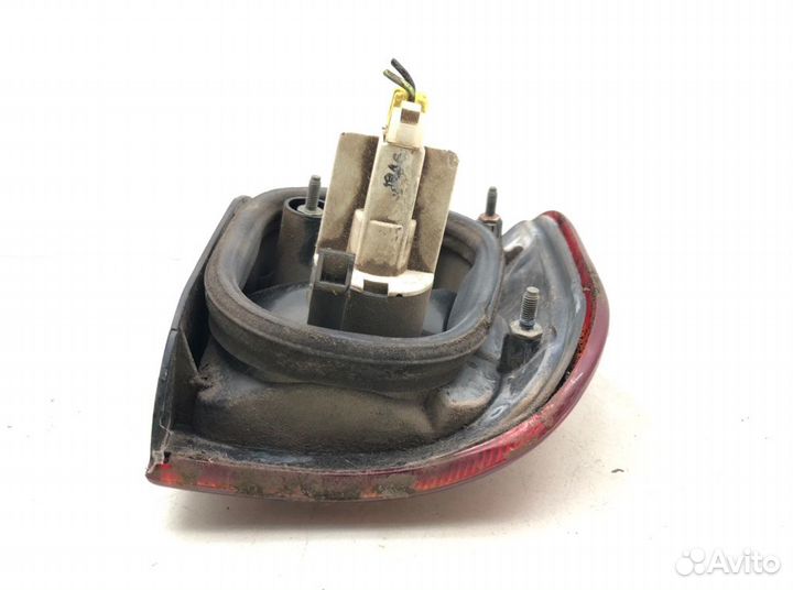 Поворотник правый Nissan Terrano 2 2.7 TDI 1995