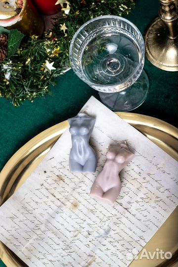 Интерьерная свеча Женский торс 9 см ручной работы