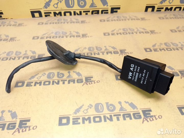 Реле топливного насоса VW Golf Plus Passat B6 A3