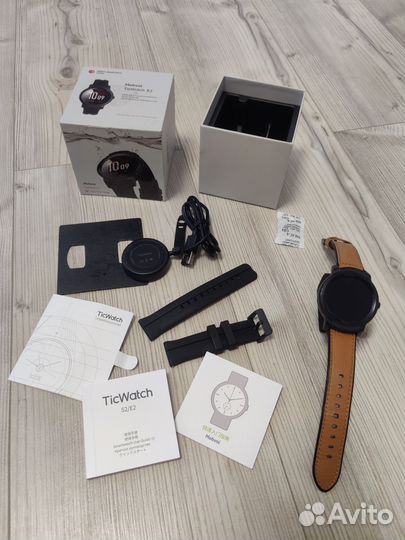 Mobvoi Ticwatch E2