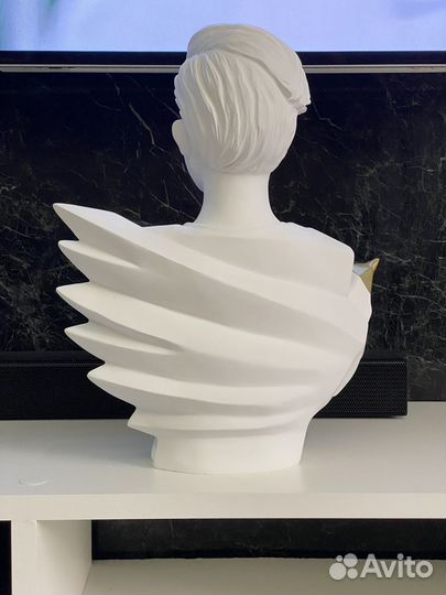 Дизайнерская статуэтка