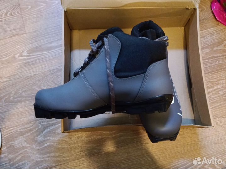 Лыжные ботинки