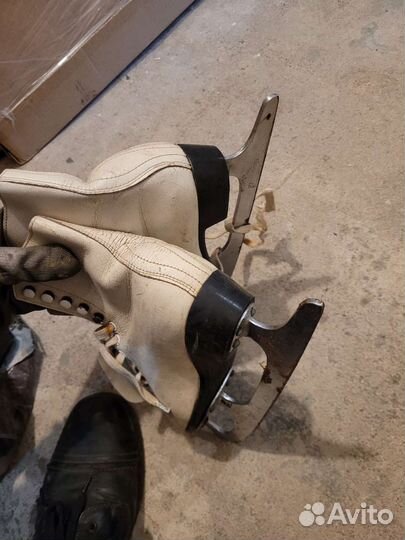 Коньки женские р-р 34-35 215мм кожаные