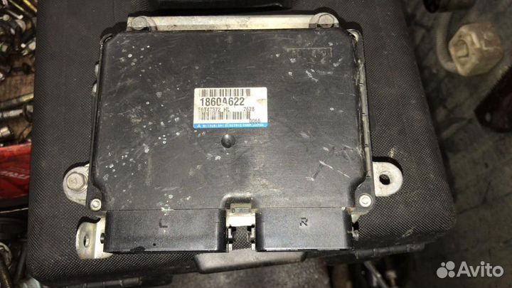 Блок управления двигателя Mitsubishi Outlander