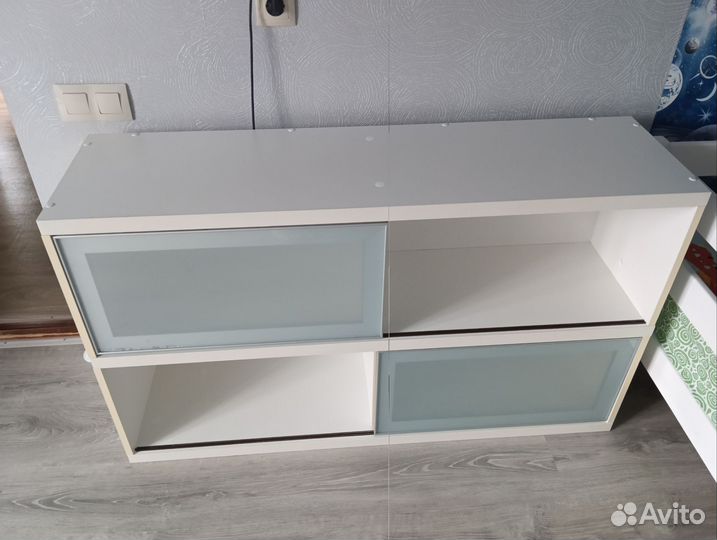 Полка навесная, тумба