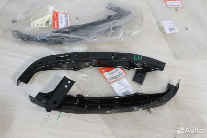 Кронштейн крепления бампера Honda Fit Jazz