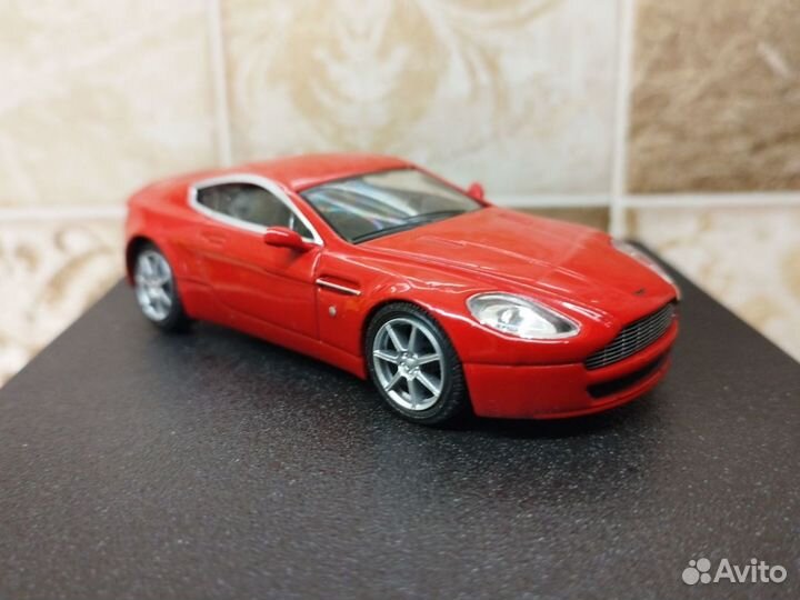 Модель Aston Martin Vanquish 1/43 Deagostini