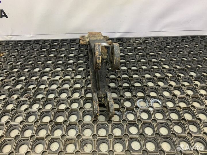 Кронштейн усилителя переднего бампера