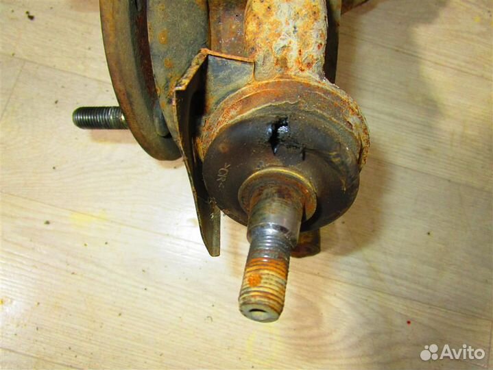 Кулак поворотный передний правый для Kia Ceed 20