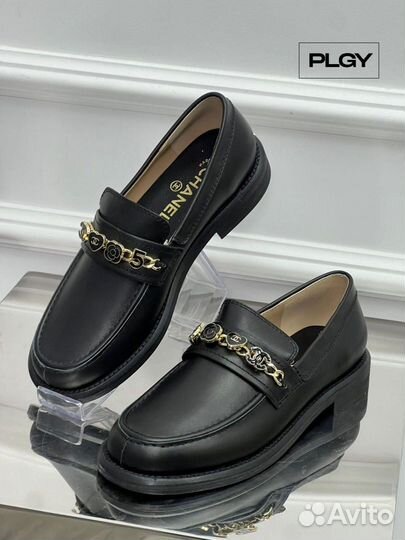 Элегантный образ: комплект женских вещи в едином с