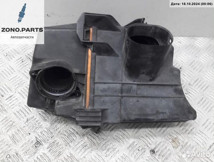 Корпус воздушного фильтра 6q0129601 на Skoda Roomster