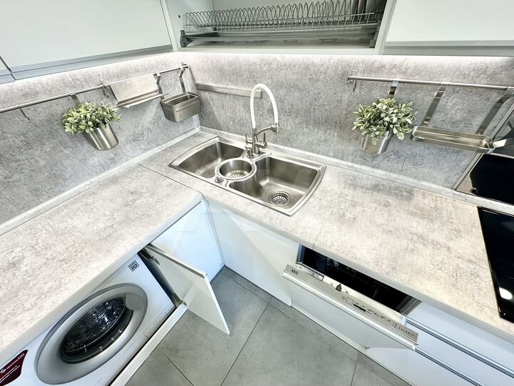 3-к. квартира, 93,5 м², 1/9 эт.