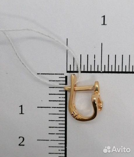 Золотые серьги с камнем