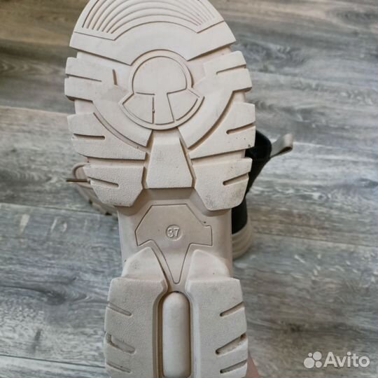 Ботинки женские демисезонные 37 размер