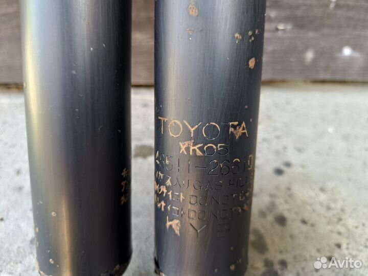 Стойки kyb Toyota Regius RCH41