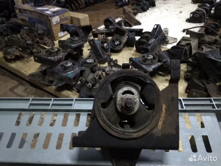 Опора двигателя для Dodge Caravan Chrysler Voyager