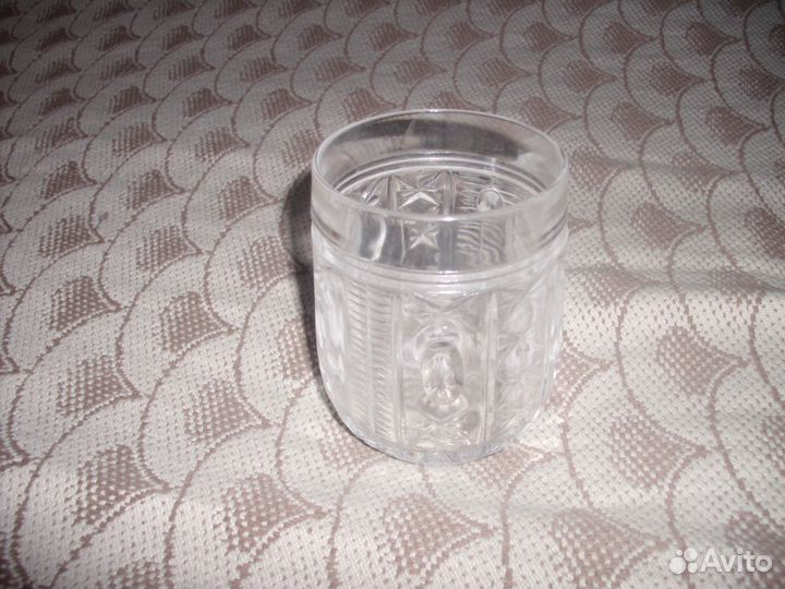 Небольшие стеклянные кружки 6 штук