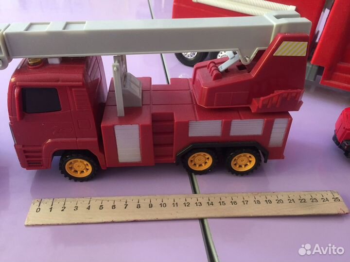 Коллекция пожарных машин (пластик) в подарок книга