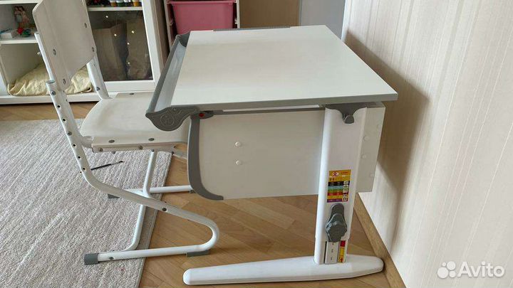 Растущая парта и стул дэми