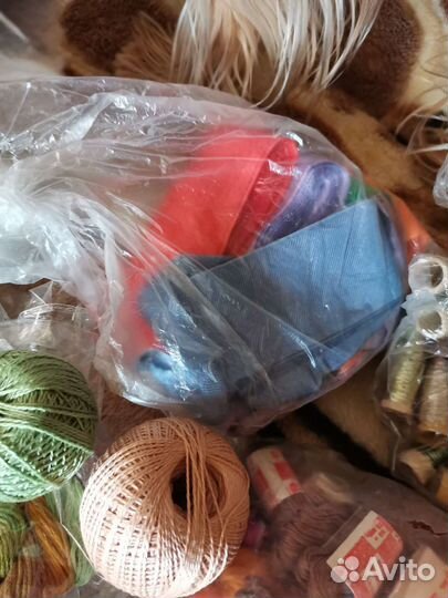 Коробка ниток мулине