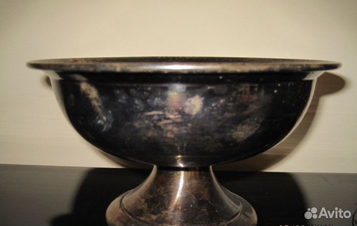 Одноярусная ваза для фруктов. Швейцария