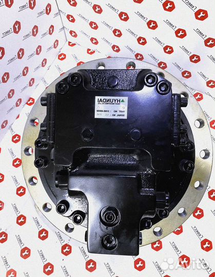 Мотор хода Hyundai R300LC-9SH 31Q8-40040