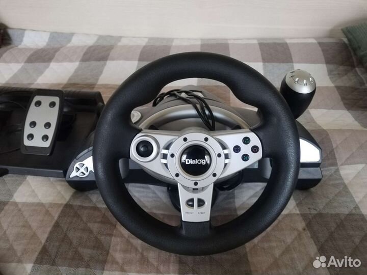 Игровой руль с педалями